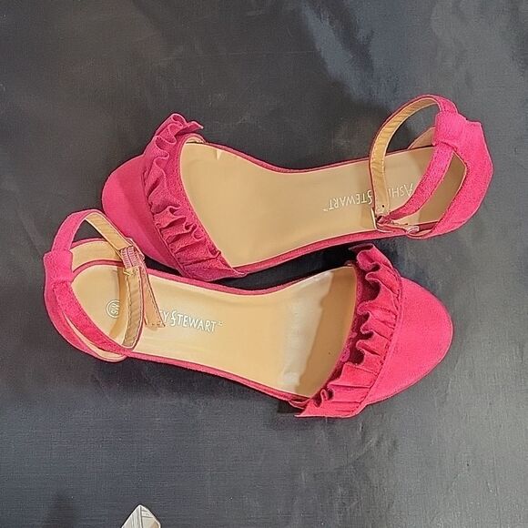 BRAND NEW ASHLEY STEWART TIA RUFFLE ADJUSTABLE BUCKLE  STRAP OPEN TOE SA… - Picture 8 of 12
